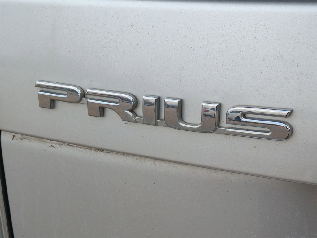 2015 Toyota Prius Four 24