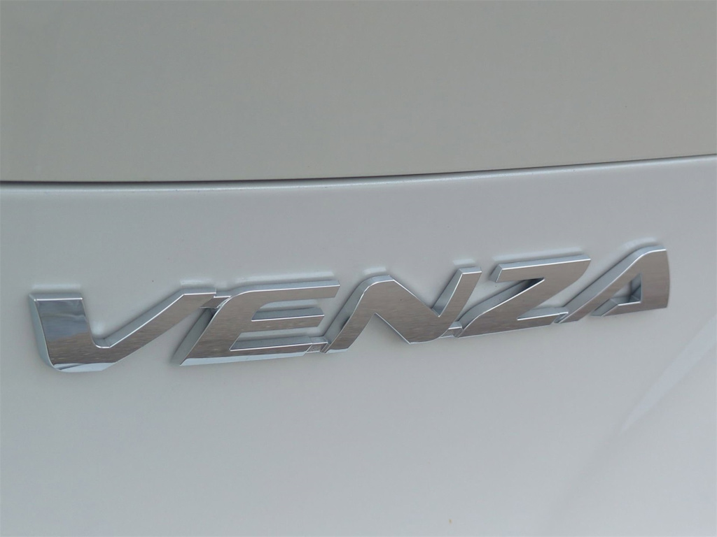 Thumbnail: 2022 Toyota Venza - 25