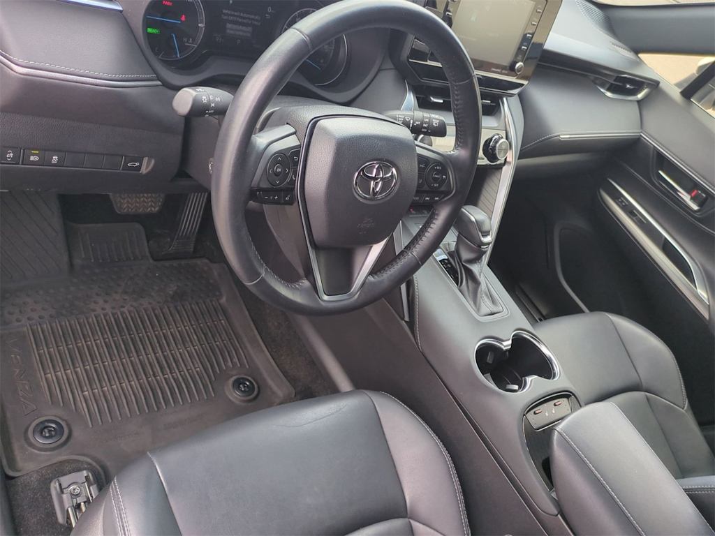 Thumbnail: 2022 Toyota Venza - 2