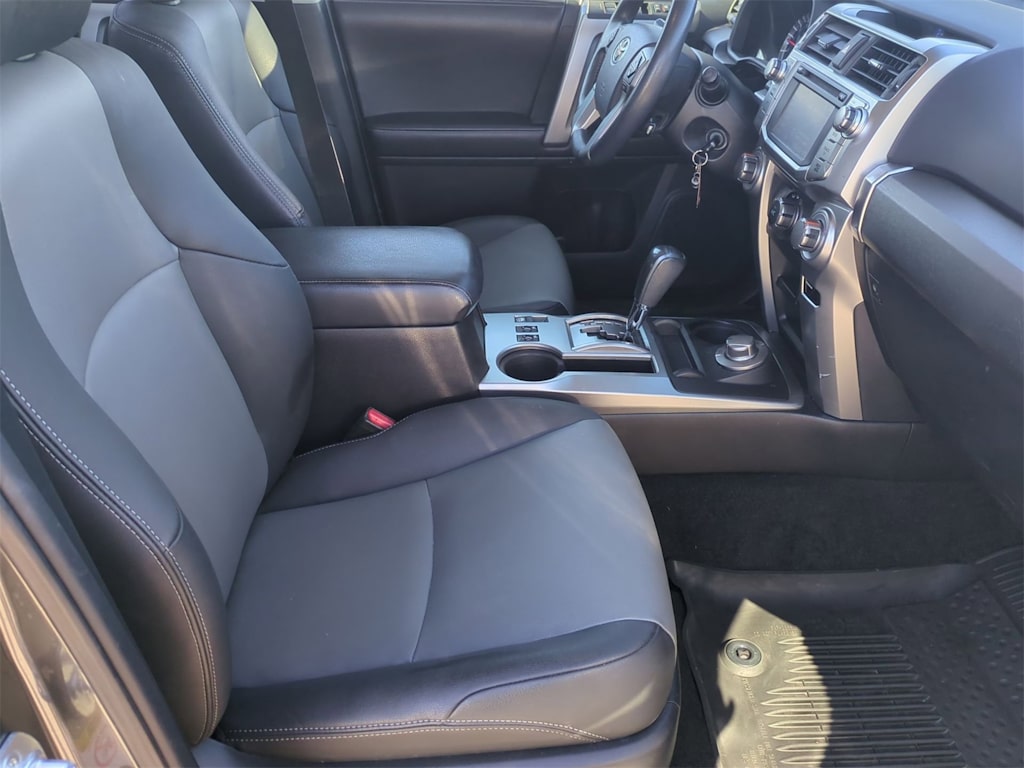 Thumbnail: 2019 Toyota 4Runner - 11