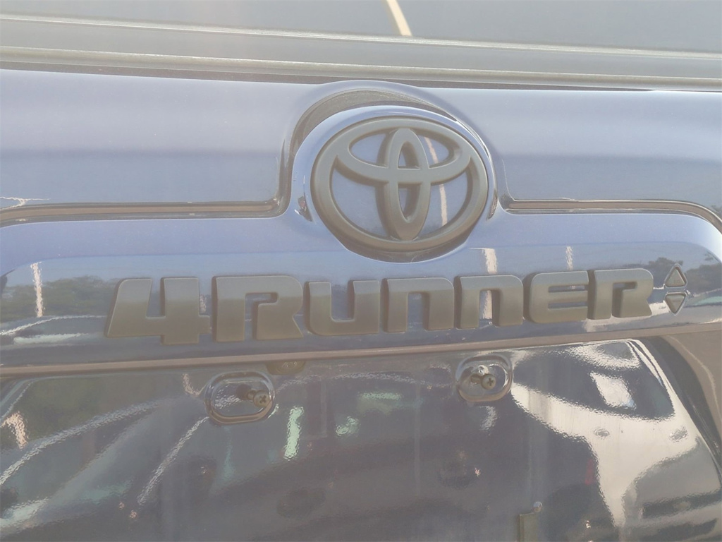 2023 Toyota 4Runner SR5 24