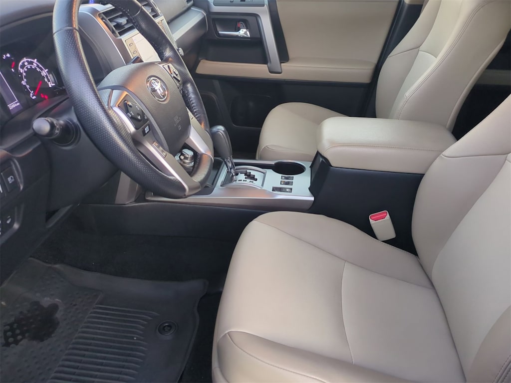 Thumbnail: 2023 Toyota 4Runner - 10