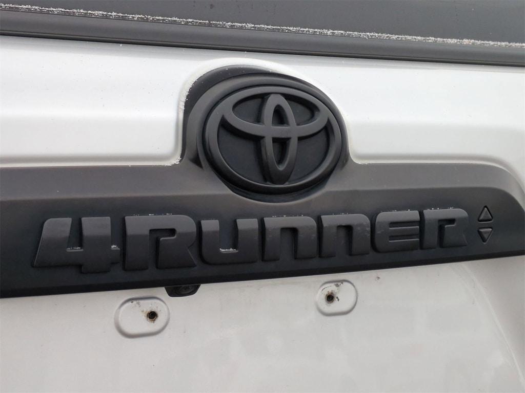 Thumbnail: 2022 Toyota 4Runner - 25