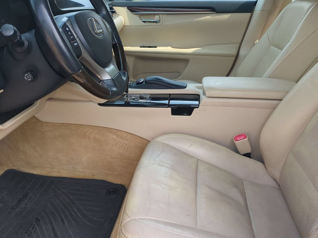 Thumbnail: 2014 Lexus ES - 10