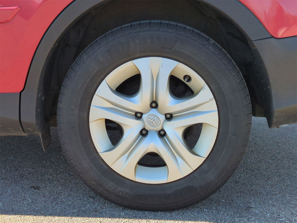 Thumbnail: 2015 Toyota RAV4 - 8