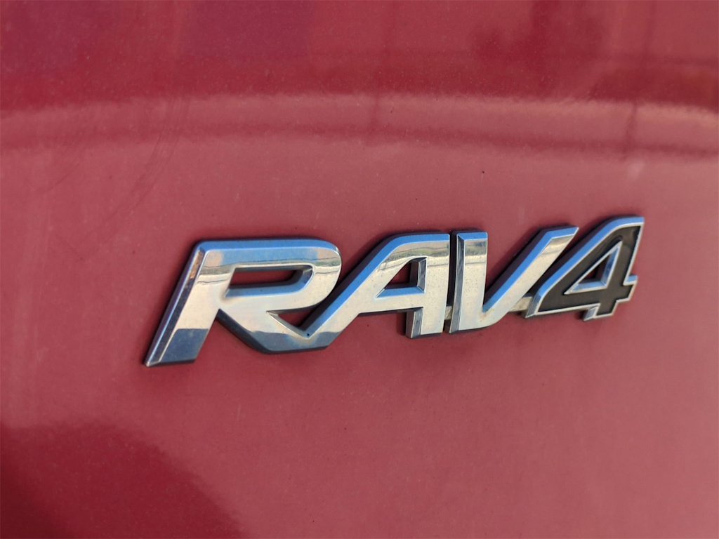 Thumbnail: 2015 Toyota RAV4 - 25