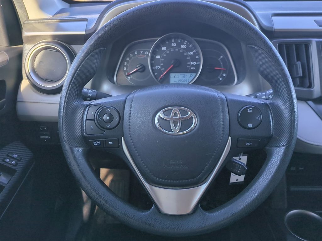 Thumbnail: 2015 Toyota RAV4 - 13