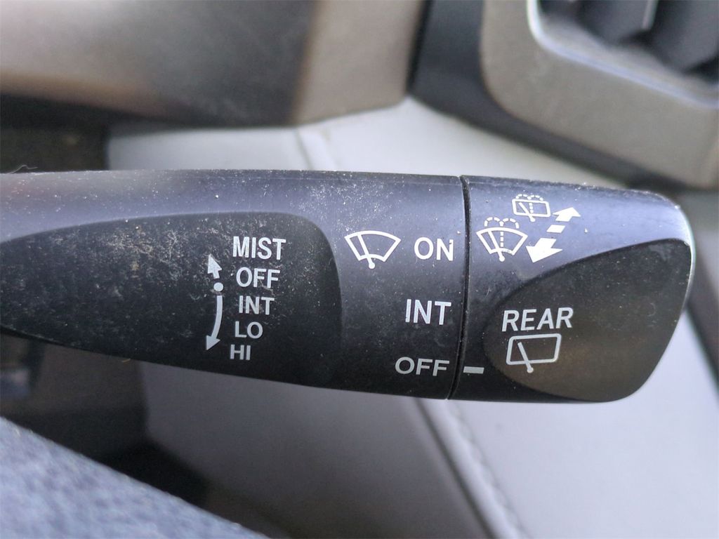 Thumbnail: 2015 Toyota RAV4 - 31