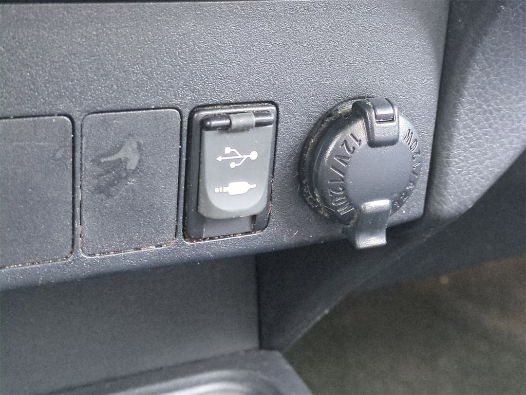 Thumbnail: 2015 Toyota RAV4 - 34