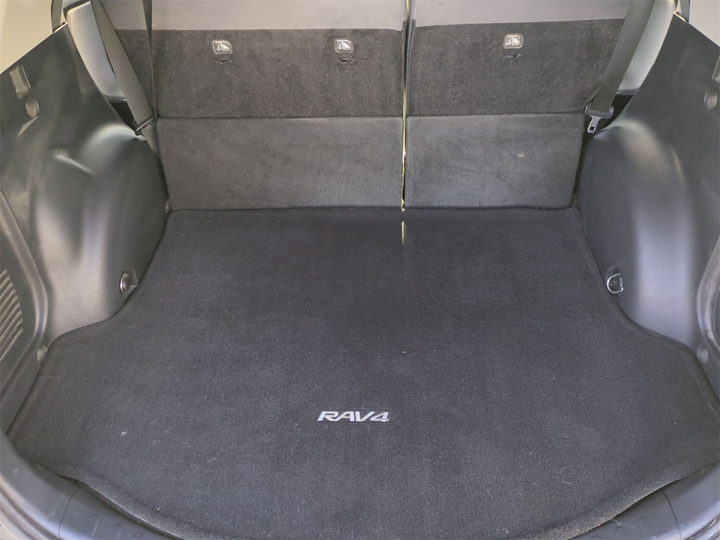 Thumbnail: 2015 Toyota RAV4 - 17