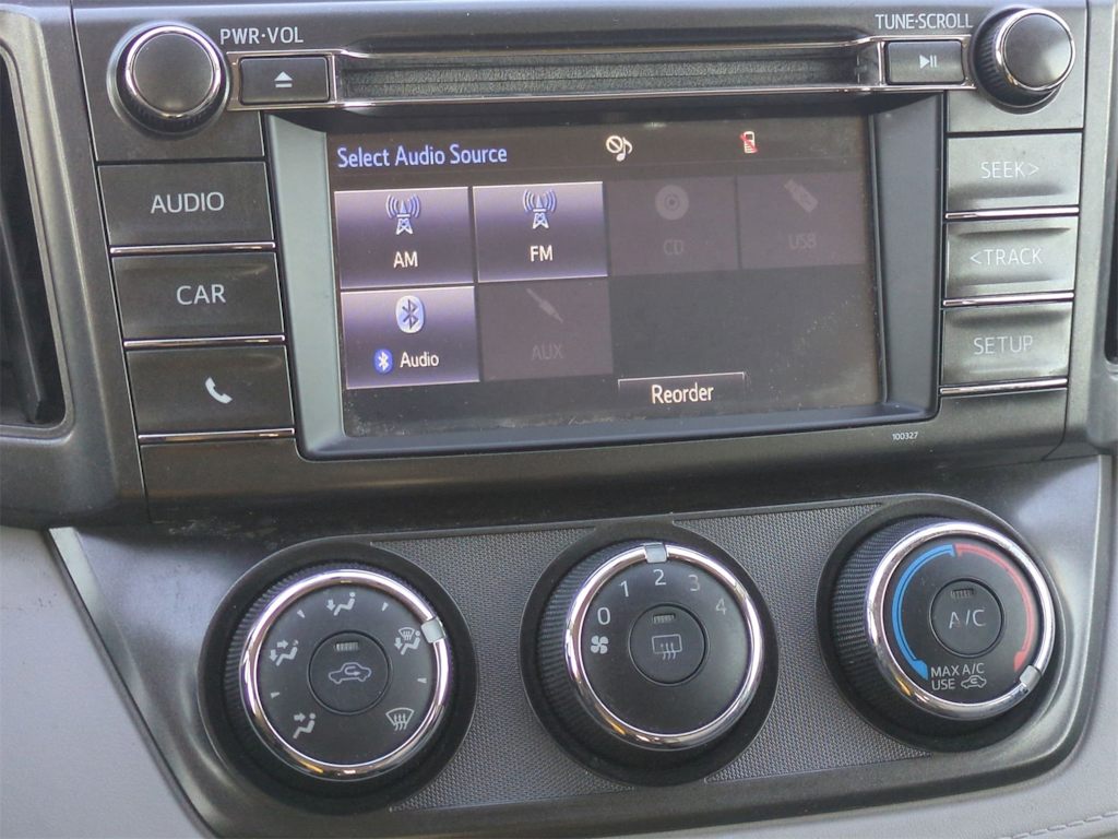 Thumbnail: 2015 Toyota RAV4 - 14