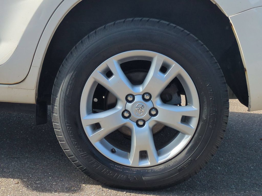 Thumbnail: 2010 Toyota RAV4 - 8