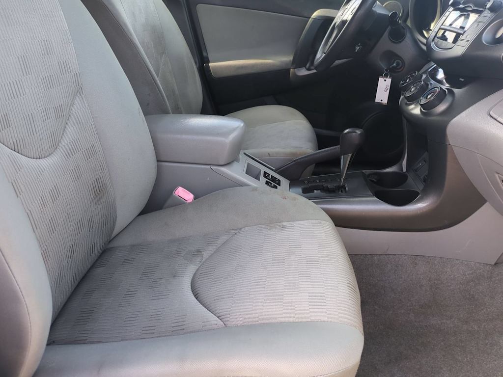 Thumbnail: 2010 Toyota RAV4 - 11