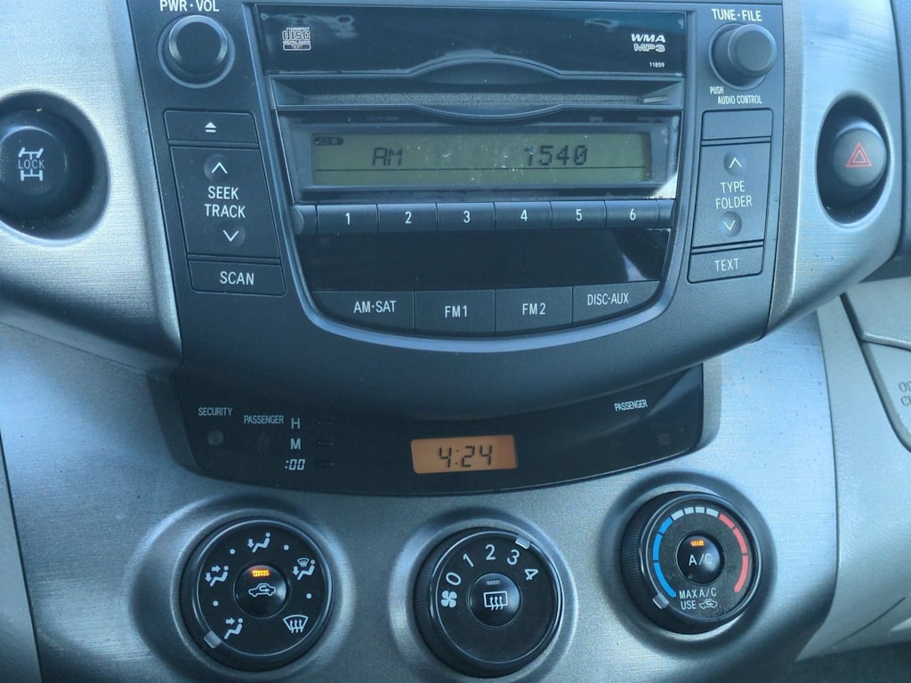 Thumbnail: 2010 Toyota RAV4 - 15