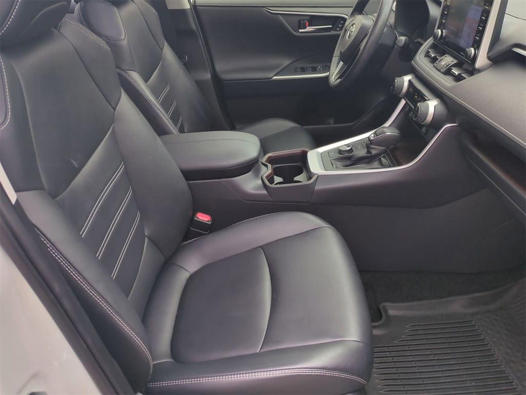 Thumbnail: 2019 Toyota RAV4 - 11