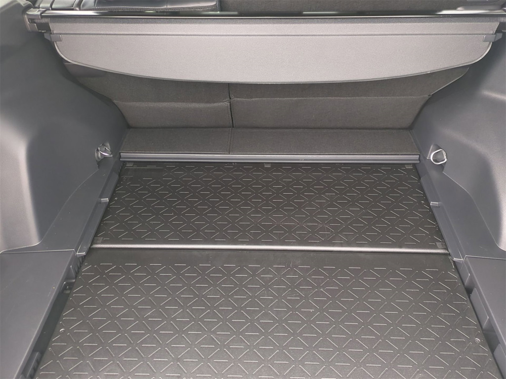 Thumbnail: 2019 Toyota RAV4 - 17