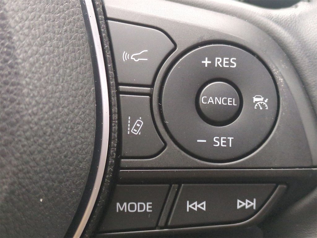 Thumbnail: 2019 Toyota RAV4 - 32