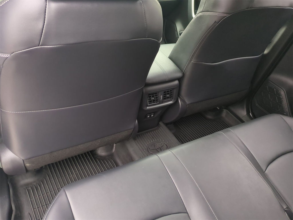 Thumbnail: 2019 Toyota RAV4 - 27