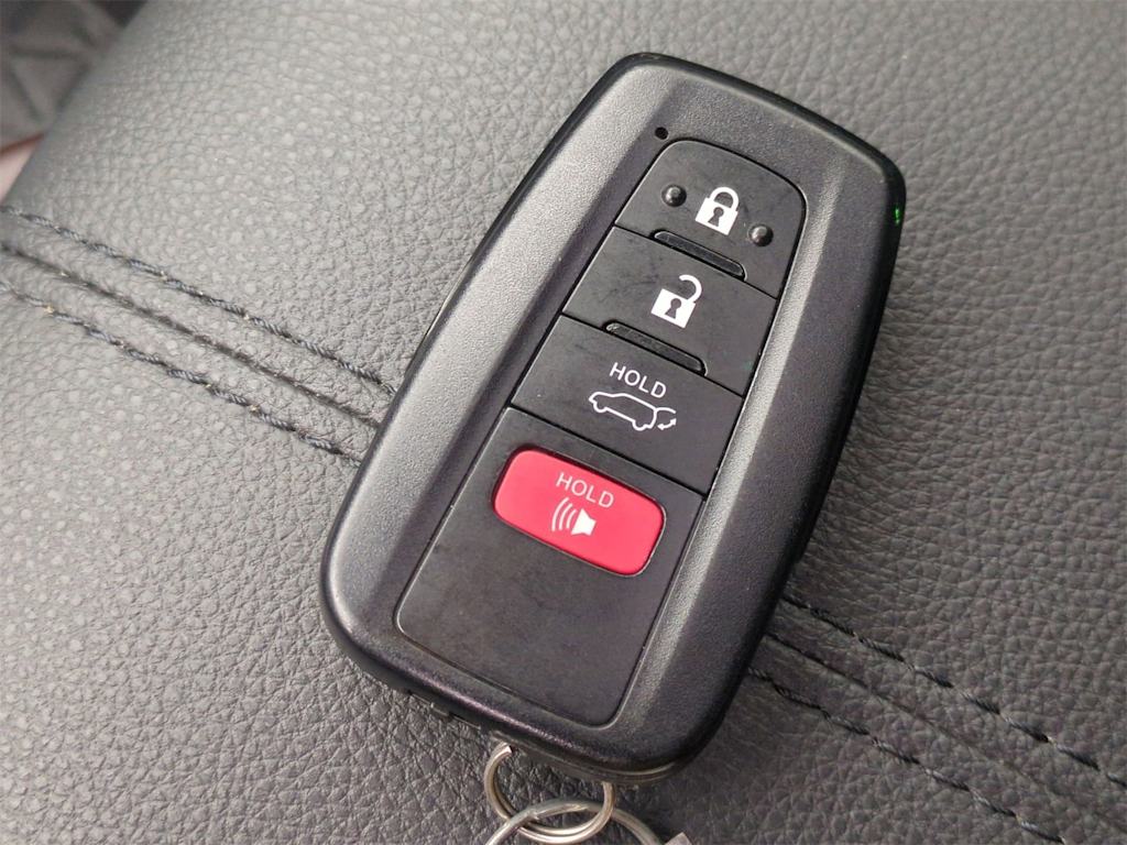 Thumbnail: 2019 Toyota RAV4 - 18