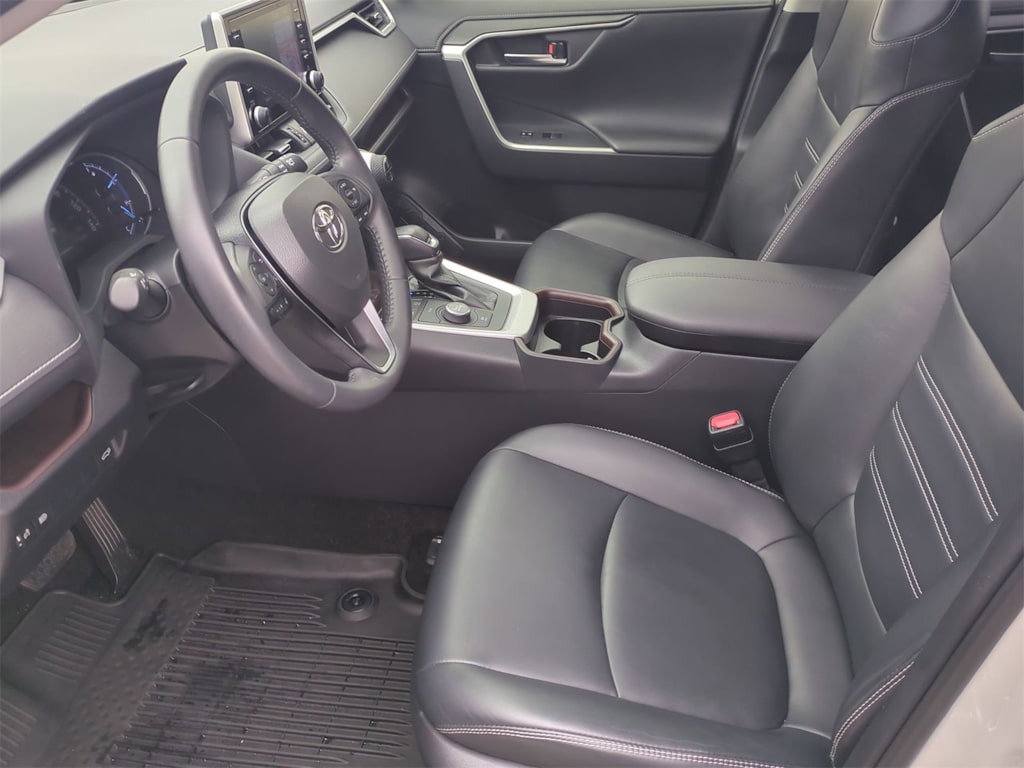 Thumbnail: 2019 Toyota RAV4 - 10