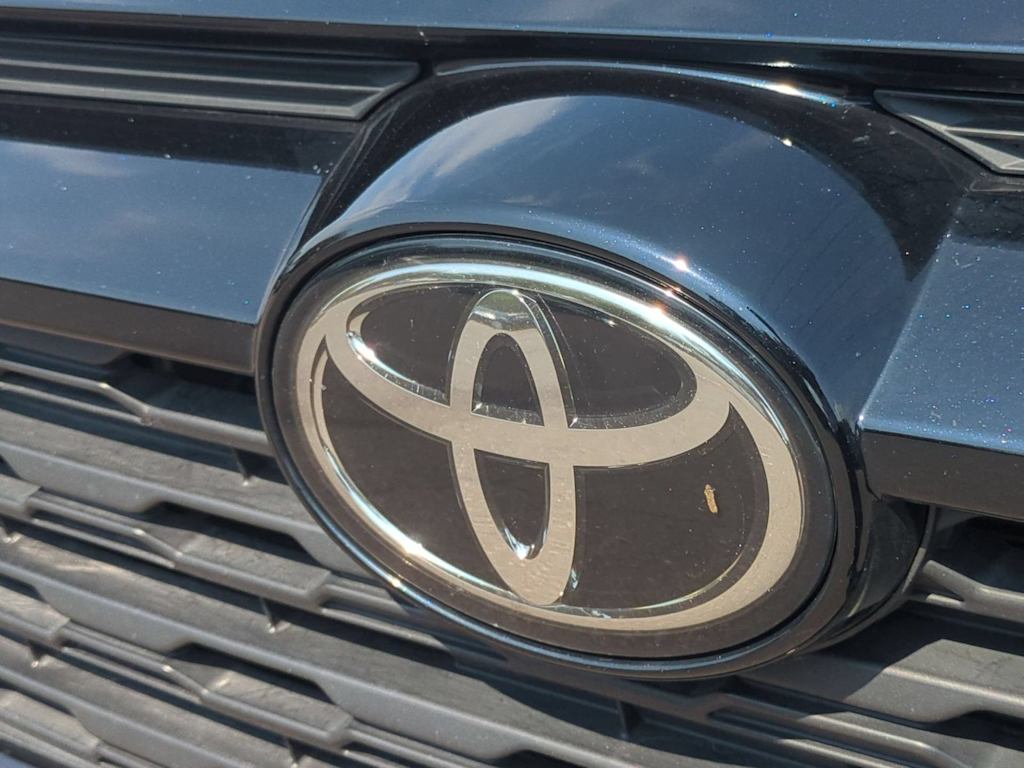 Thumbnail: 2019 Toyota RAV4 - 7