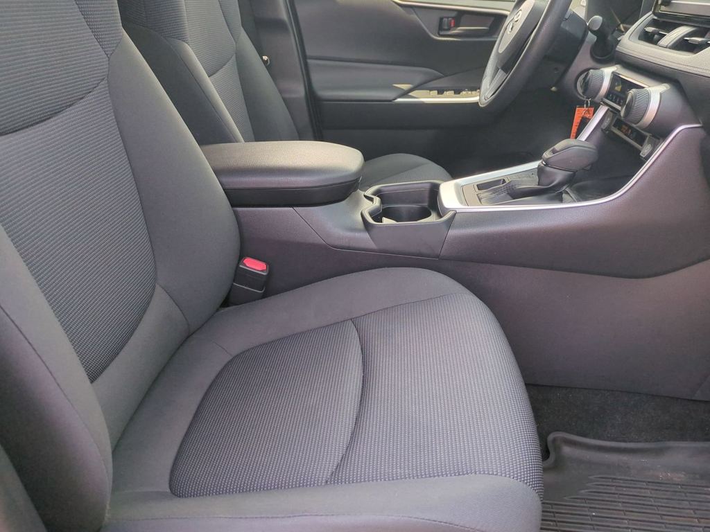 Thumbnail: 2019 Toyota RAV4 - 11