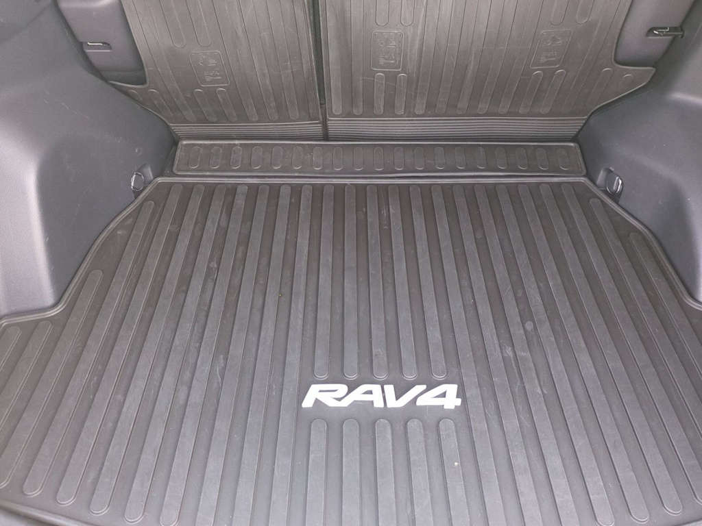 Thumbnail: 2019 Toyota RAV4 - 34