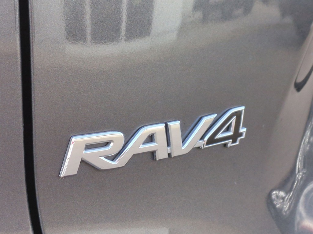 2019 Toyota RAV4 LE 25