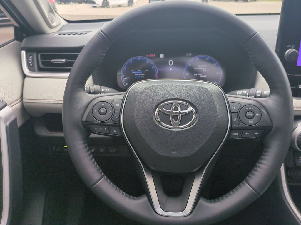 Thumbnail: 2025 Toyota RAV4 - 13