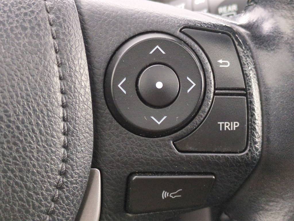 2018 Toyota RAV4 XLE 32