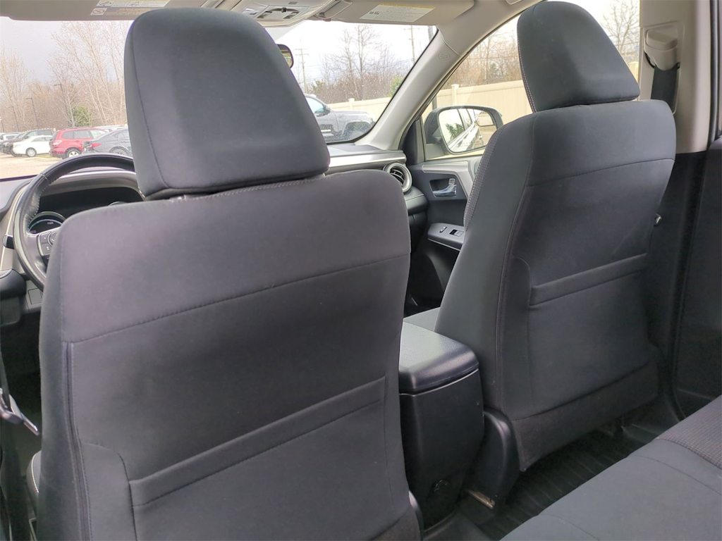 2018 Toyota RAV4 XLE 27