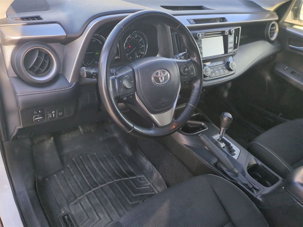 Thumbnail: 2018 Toyota RAV4 - 2