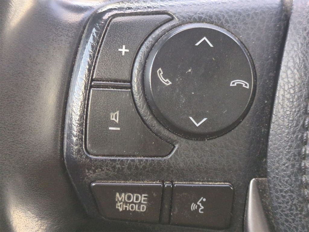 Thumbnail: 2018 Toyota RAV4 - 31