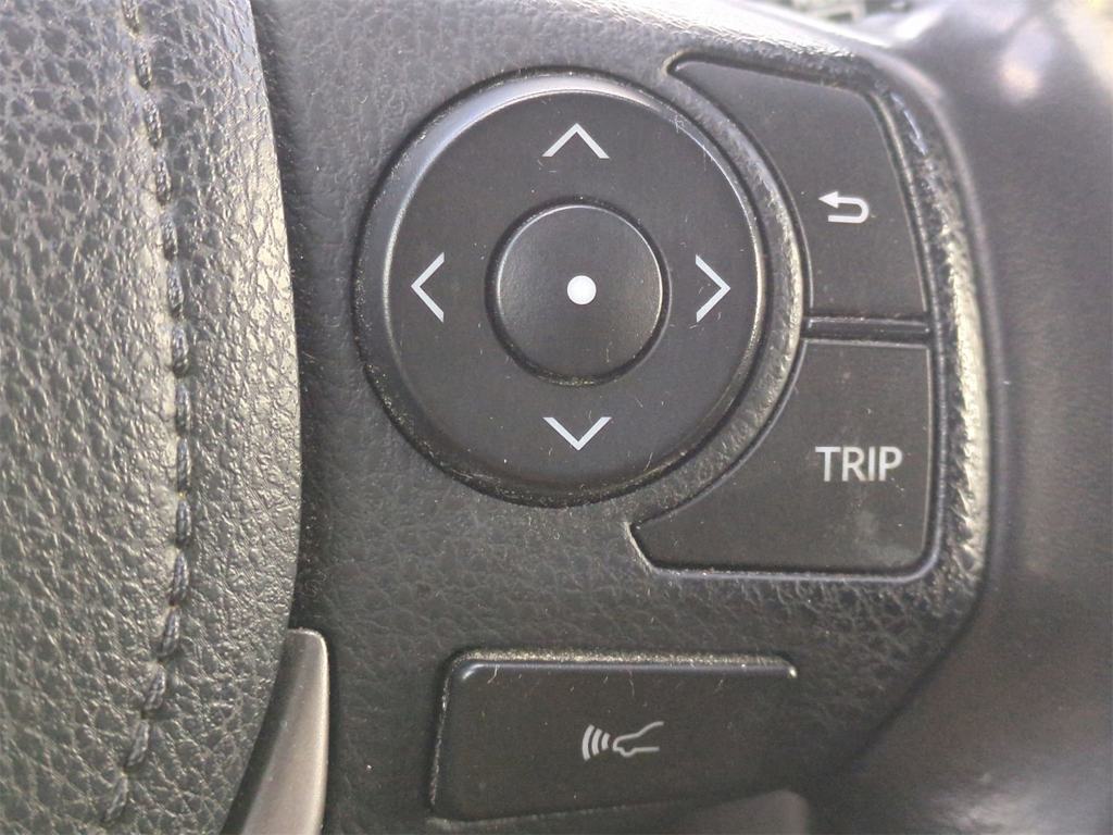 Thumbnail: 2018 Toyota RAV4 - 32