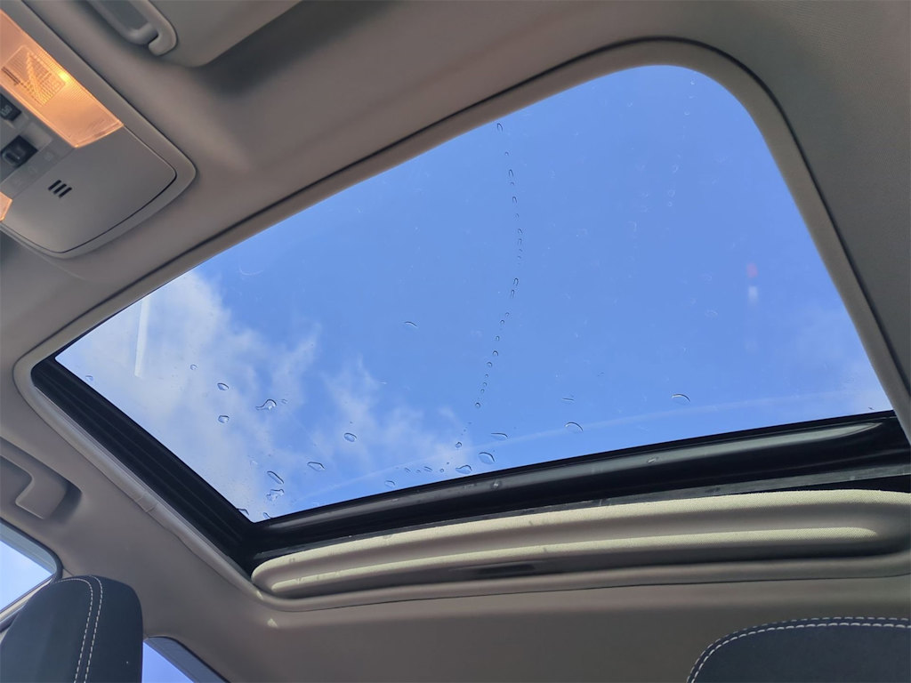 Thumbnail: 2018 Toyota RAV4 - 28