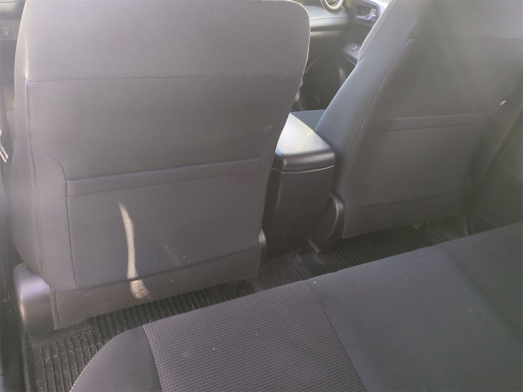 Thumbnail: 2018 Toyota RAV4 - 27