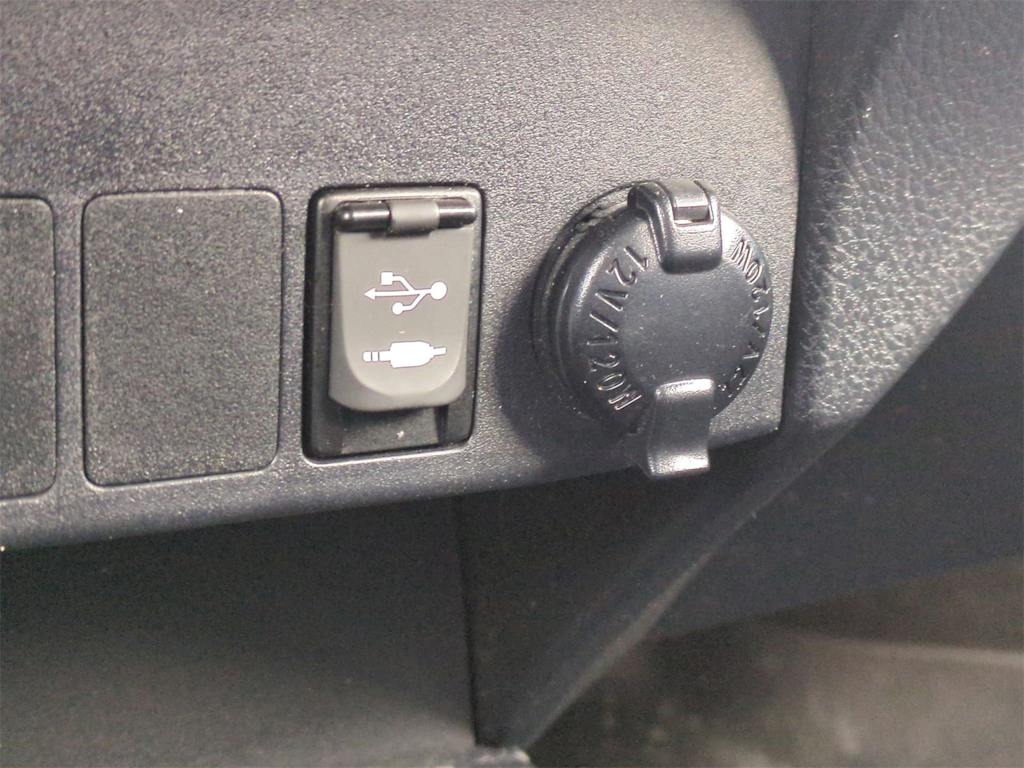 Thumbnail: 2018 Toyota RAV4 - 35