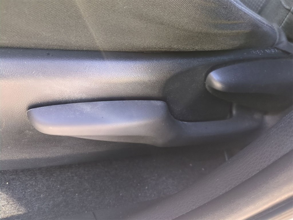 Thumbnail: 2018 Toyota RAV4 - 26