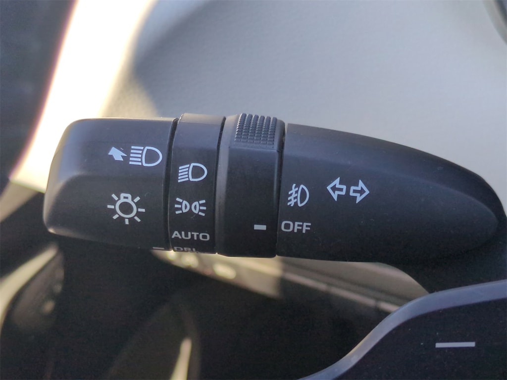 Thumbnail: 2023 Toyota Corolla - 31