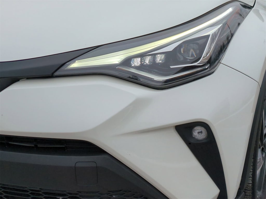 2021 Toyota C-HR Limited 24