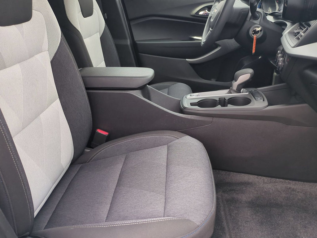 Thumbnail: 2024 Chevrolet Trax - 27