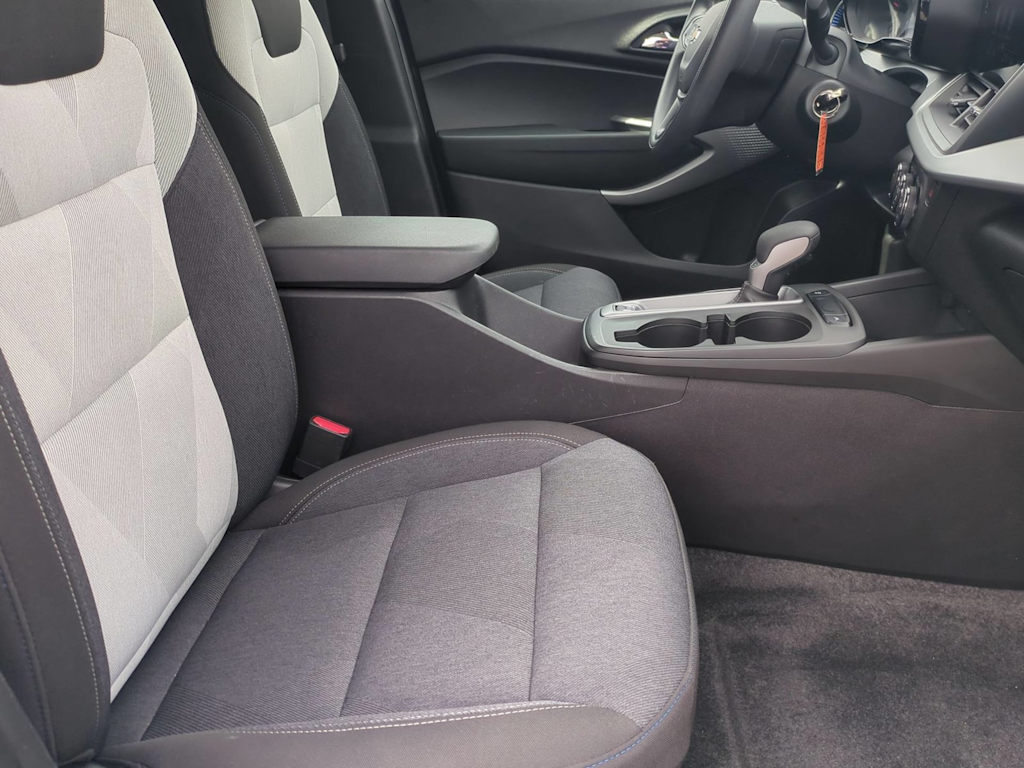 Thumbnail: 2024 Chevrolet Trax - 4