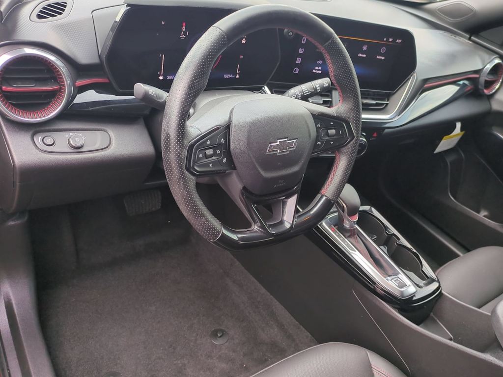 Thumbnail: 2025 Chevrolet Trax - 2