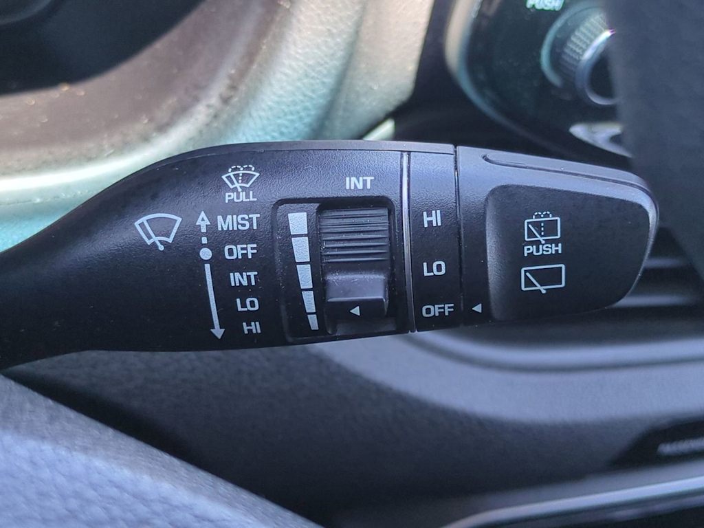 Thumbnail: 2018 Hyundai Elantra - 29