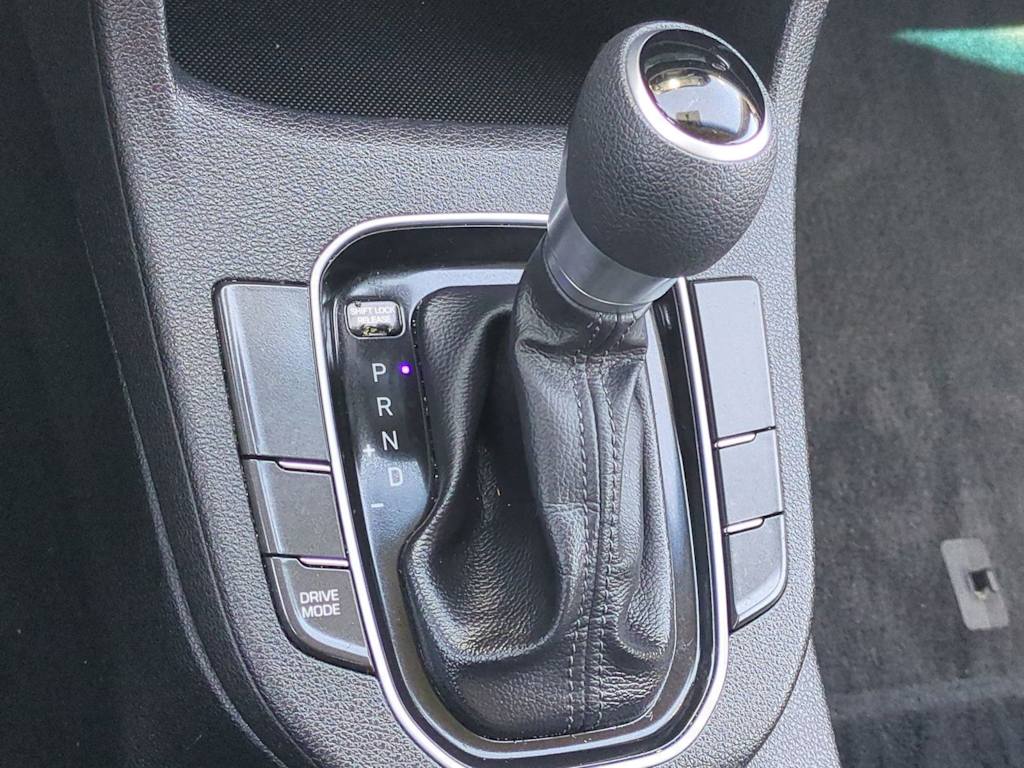 Thumbnail: 2018 Hyundai Elantra - 15
