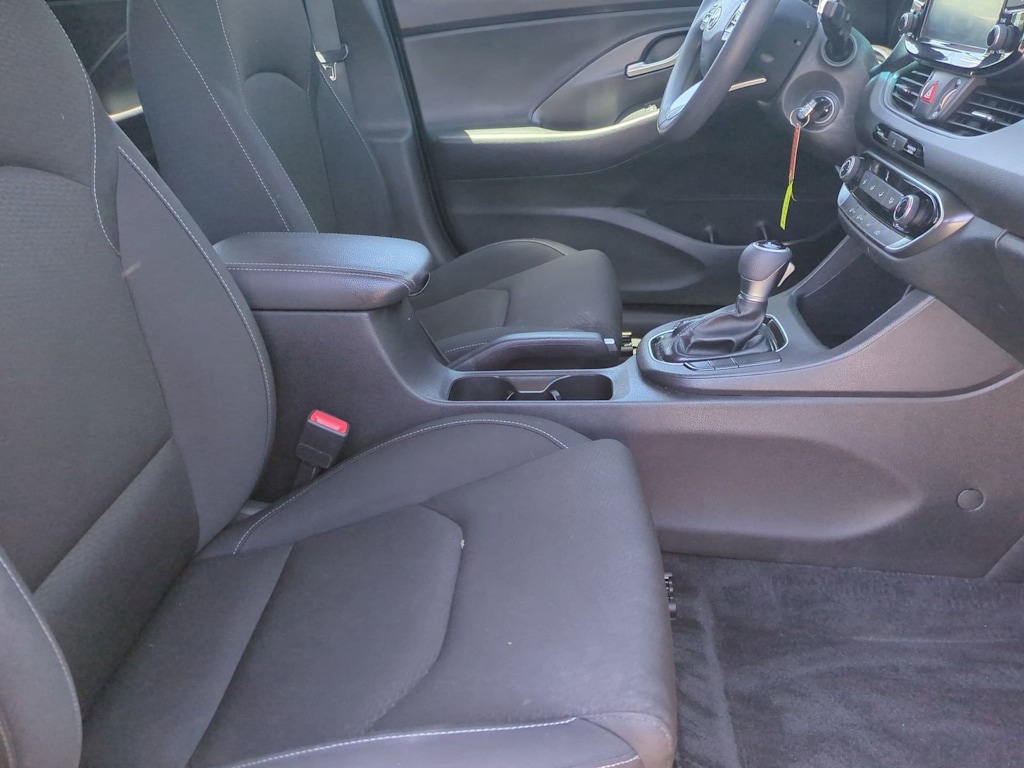 Thumbnail: 2018 Hyundai Elantra - 11