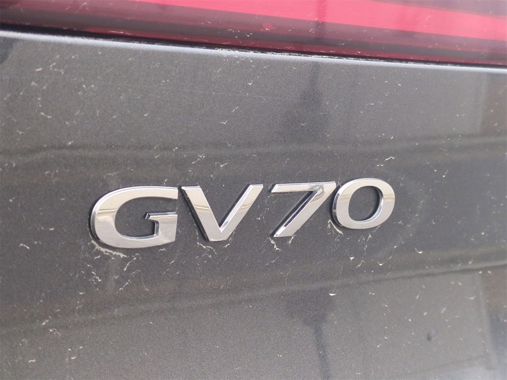 Thumbnail: 2025 Genesis GV70 - 24