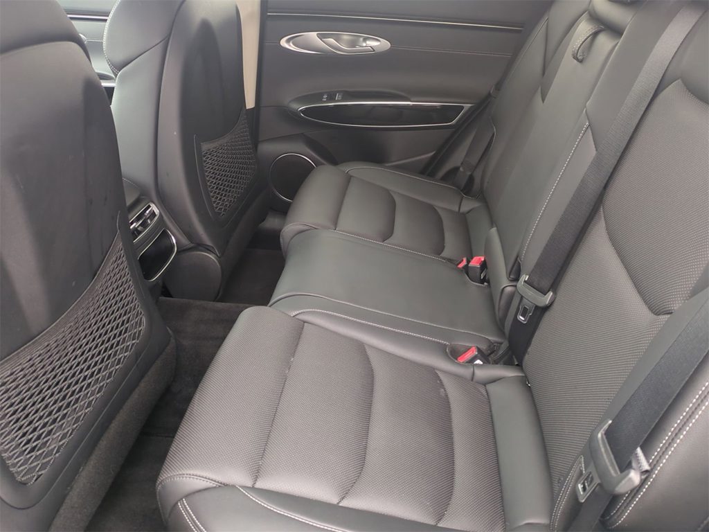 Thumbnail: 2025 Genesis GV70 - 12