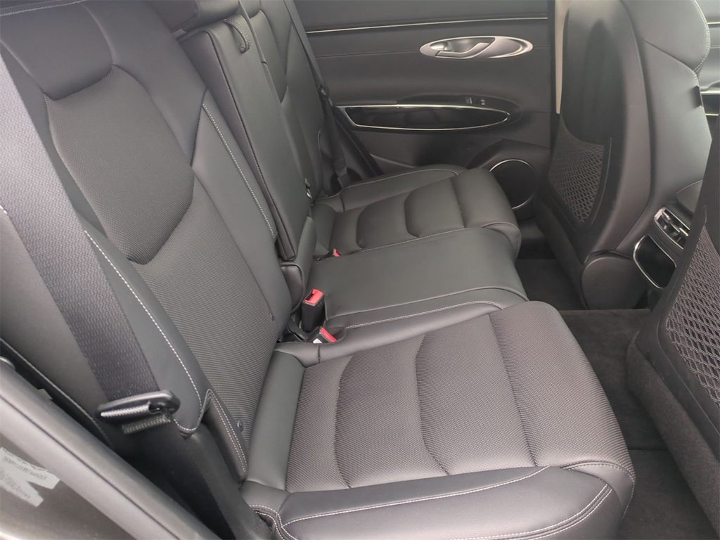 Thumbnail: 2025 Genesis GV70 - 27