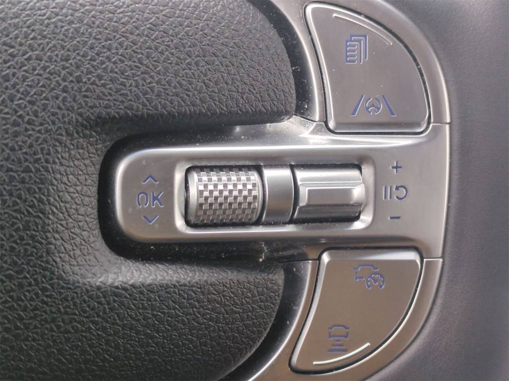 Thumbnail: 2025 Genesis GV70 - 29